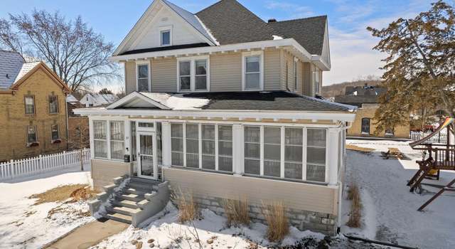Photo of 119 N Elm St, Chaska, MN 55318