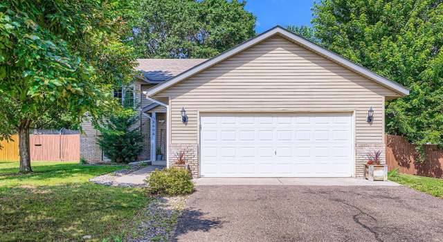 Photo of 38606 Glacier Dr, North Branch, MN 55056