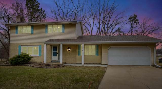 Photo of 11216 Lake Ct, Burnsville, MN 55337