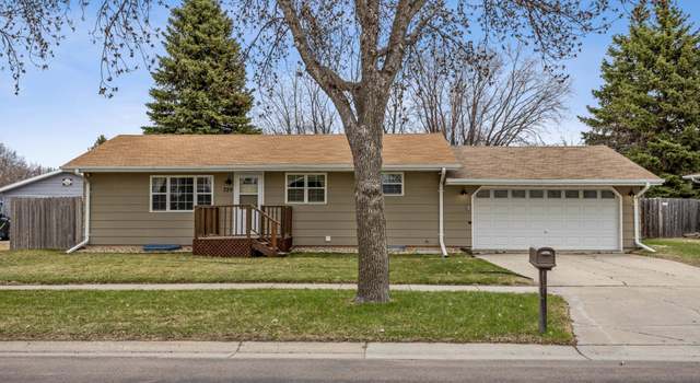 Photo of 729 31st St N, Fargo, ND 58102