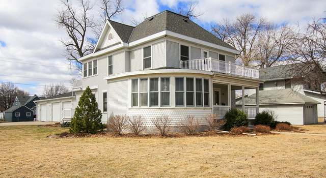 Photo of 610 9th St S, Olivia, MN 56277