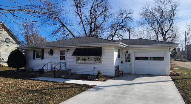 Photo of 311 5th Ave SW, Pipestone, MN 56164