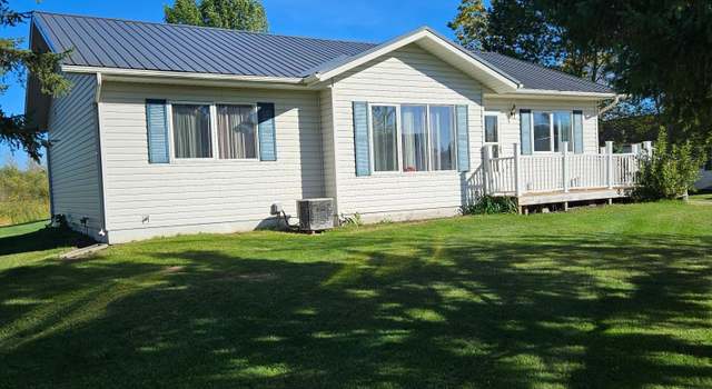 Photo of 130 Lakeview Dr, Warroad, MN 56763