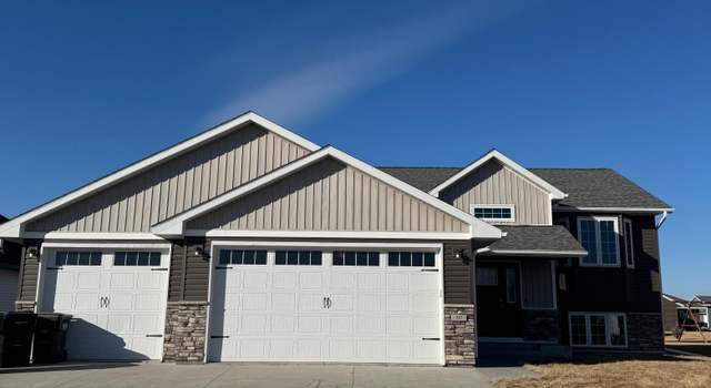 Photo of 117 Eau Claire Ave SE, Hutchinson, MN 55350