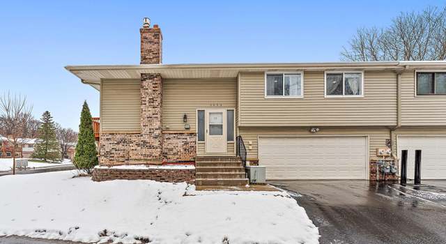 Photo of 1656 Hickory Ln, Eagan, MN 55122