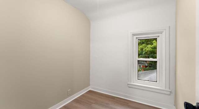 Photo of 104 Granite St, Saint Paul, MN 55117
