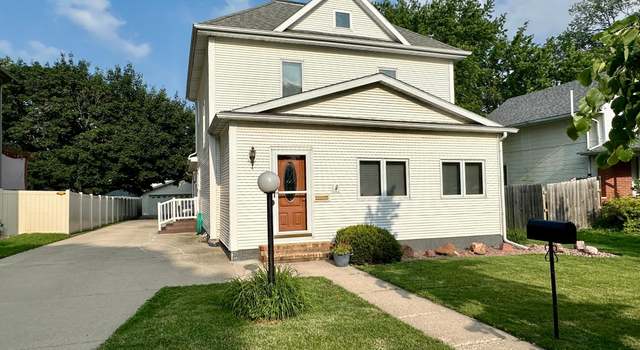 Photo of 121 SE Park St, Luverne, MN 56156