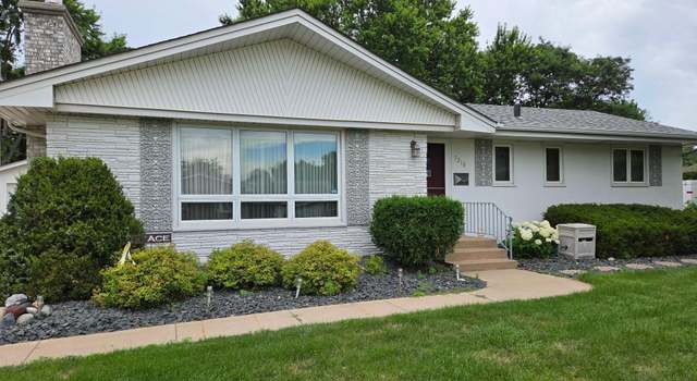 Photo of 3218 Thurber Rd, Minneapolis, MN 55429