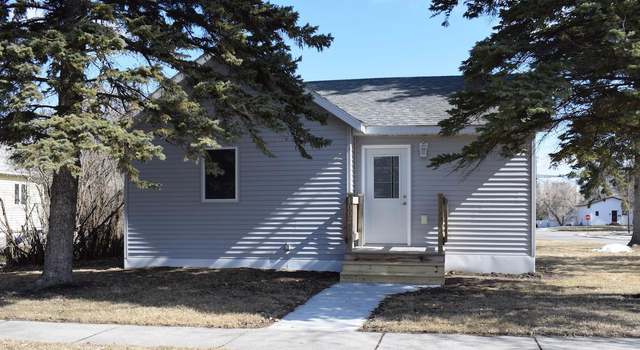 Photo of 1002 Knight Ave N, Thief River Falls, MN 56701