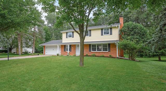 Photo of 16121 Highwood Dr, Minnetonka, MN 55345