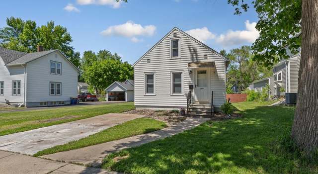 Photo of 624 2nd St NE, Faribault, MN 55021
