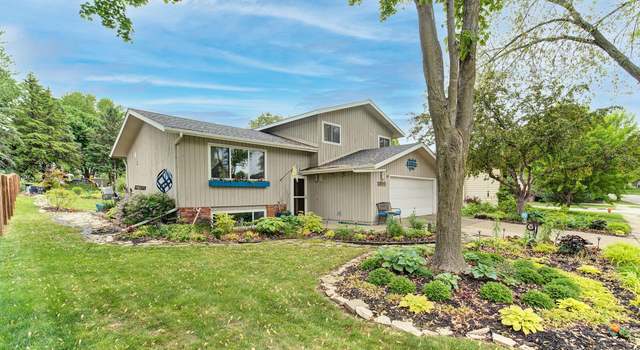 Photo of 3021 Crescent Ln NW, Rochester, MN 55901