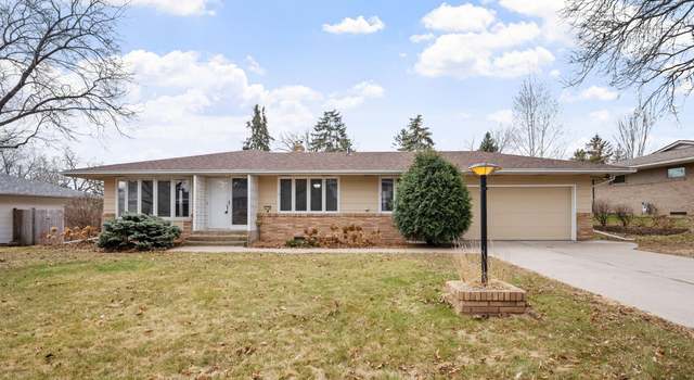Photo of 1736 Maple Ln, Roseville, MN 55113