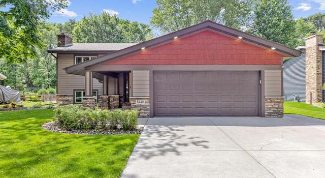 Photo of 8440 Knollwood Dr, Mounds View, MN 55112