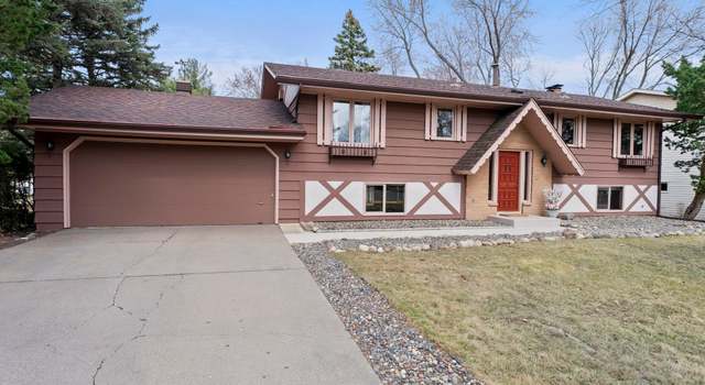 Photo of 1462 18th St NW, New Brighton, MN 55112