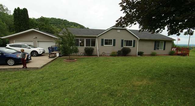 Photo of 46825 Oak Hill Ln, La Crescent, MN 55947