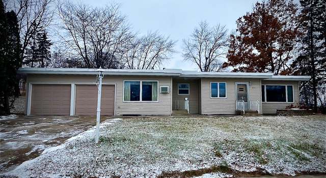 Photo of 214 1st St N, Montgomery, MN 56069