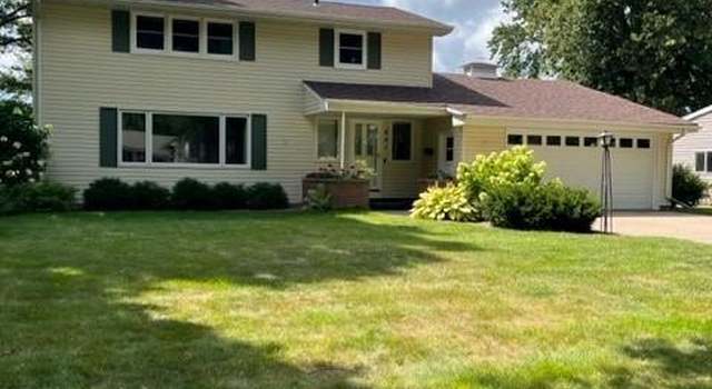 Photo of 641 16th St, Windom, MN 56101