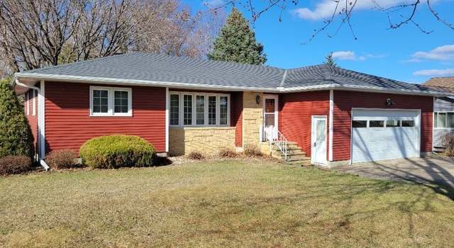 Photo of 803 Circle Dr, Wells, MN 56097