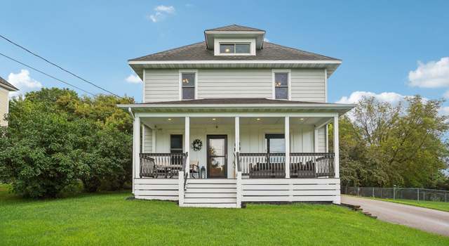 Photo of 402 2nd Ave SE, Young America, MN 55397