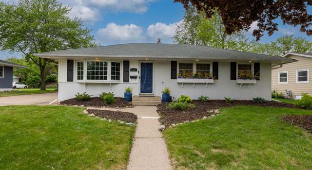 Photo of 46 Langer Cir, West Saint Paul, MN 55118