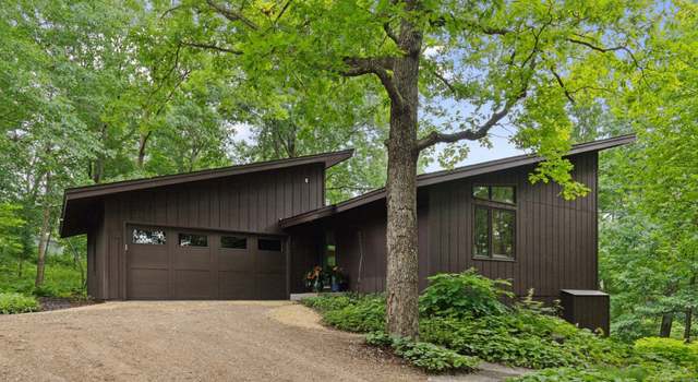 Photo of 5 Chickadee Ln, North Oaks, MN 55127