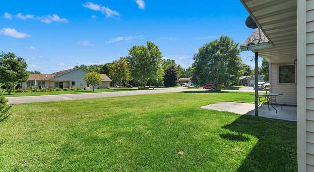 Photo of 612 Main St W, Isanti, MN 55040
