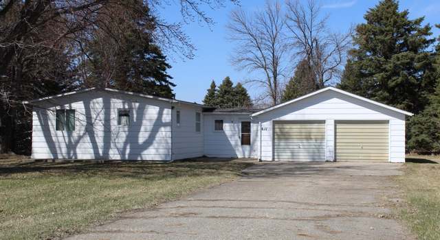 Photo of 611 Railroad Ave N, Kindred, ND 58052