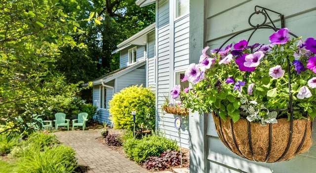 Photo of 1758 Essex Rd, Minnetonka, MN 55305