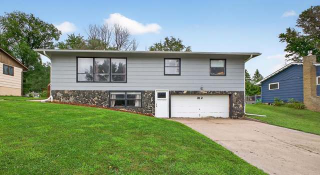 Photo of 312 Pinecrest Ct SW, Pine Island, MN 55963