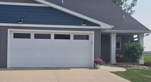 Photo of 924 3rd Ave SE, Hayfield, MN 55940