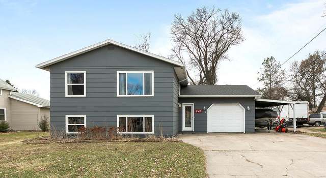 Photo of 742 4th St S, Casselton, ND 58012