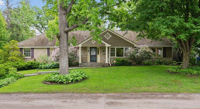 Photo of 10 Woodland Rd, Edina, MN 55424