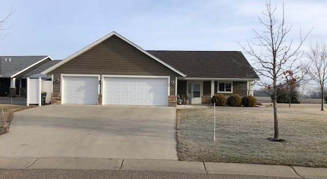 Photo of 1419 Heritage Ct NW, Hutchinson, MN 55350