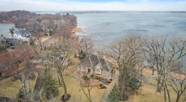 Photo of 10 Peninsula Rd, Dellwood, MN 55110