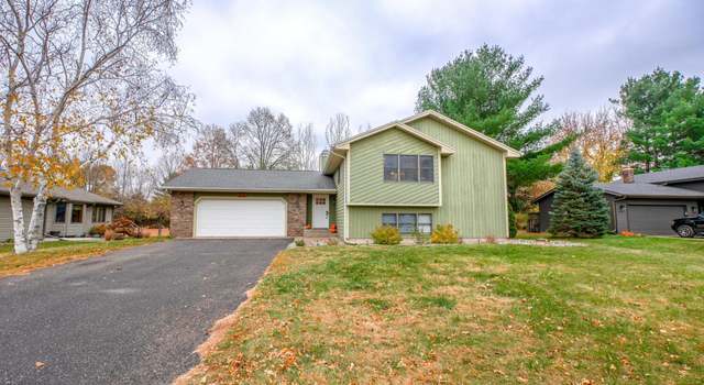 Photo of 1116 Grandview Dr, Hudson, WI 54016