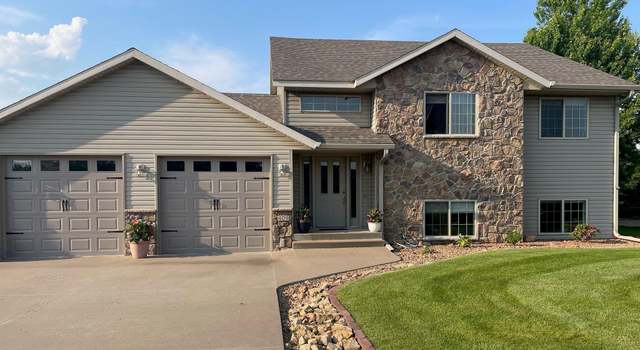 Photo of 409 Iris Ln NE, Saint Joseph, MN 56374
