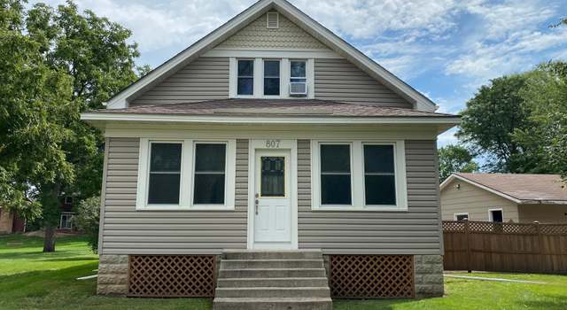 Photo of 807 Apgar St S, Shakopee, MN 55379