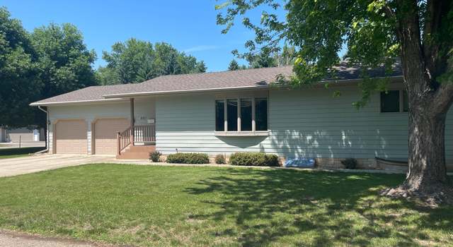 Photo of 401 8th Ave E, Lisbon, ND 58054
