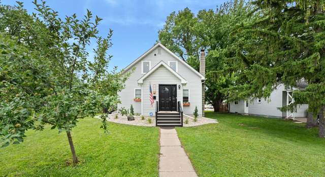 Photo of 1418 Irving St, Alexandria, MN 56308