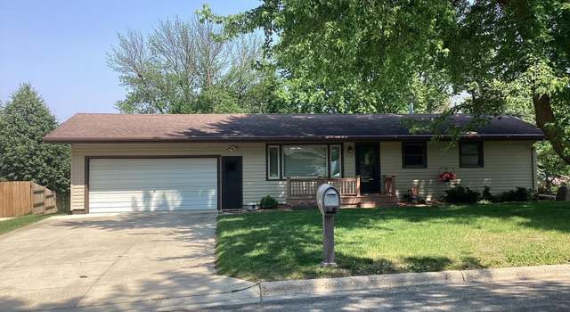 Photo of 1113 Rosehill Dr, Albert Lea, MN 56007