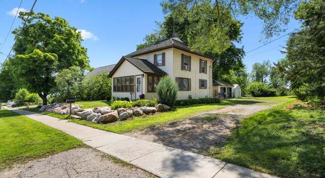 Photo of 721 1st St N, Waterville, MN 56096