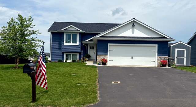 Photo of 370 Bluebill St, Baldwin, WI 54002
