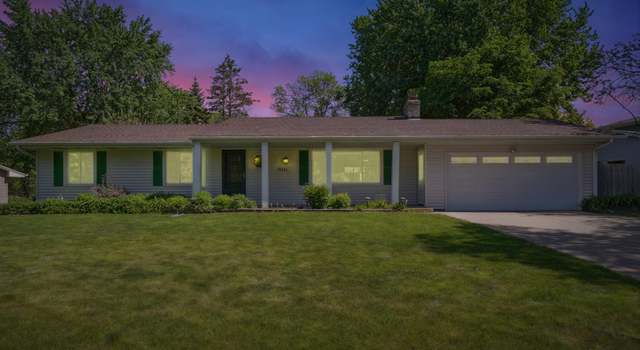 Photo of 11413 Christansen Ct, Burnsville, MN 55337