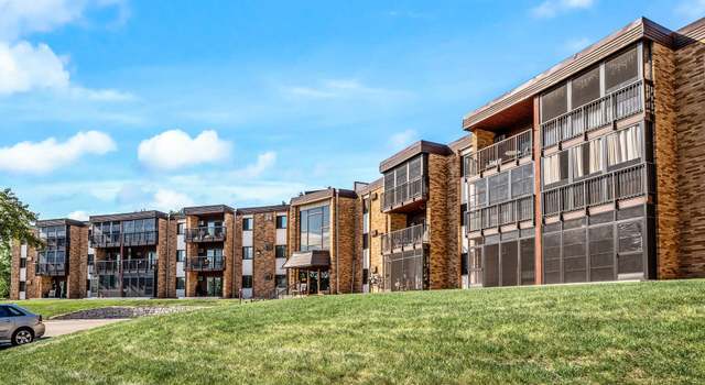 Photo of 2700 Oxford St N #102, Roseville, MN 55113