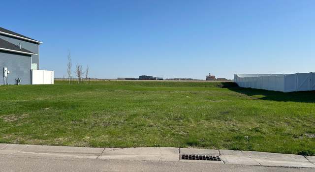 Photo of 4276 Pine Pkwy S, Fargo, ND 58104