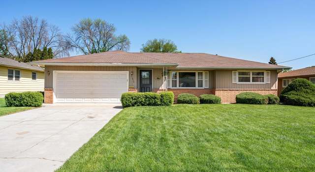 Photo of 418 E Park St, Owatonna, MN 55060