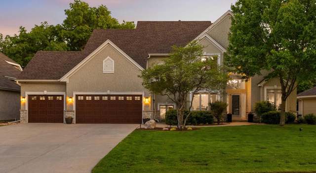 Photo of 3583 Woodland Trl, Eagan, MN 55123