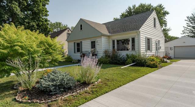 Photo of 1214 10 1/2 Ave NW, Rochester, MN 55901