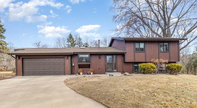 Photo of 3315 Red Oak Cir S, Burnsville, MN 55337